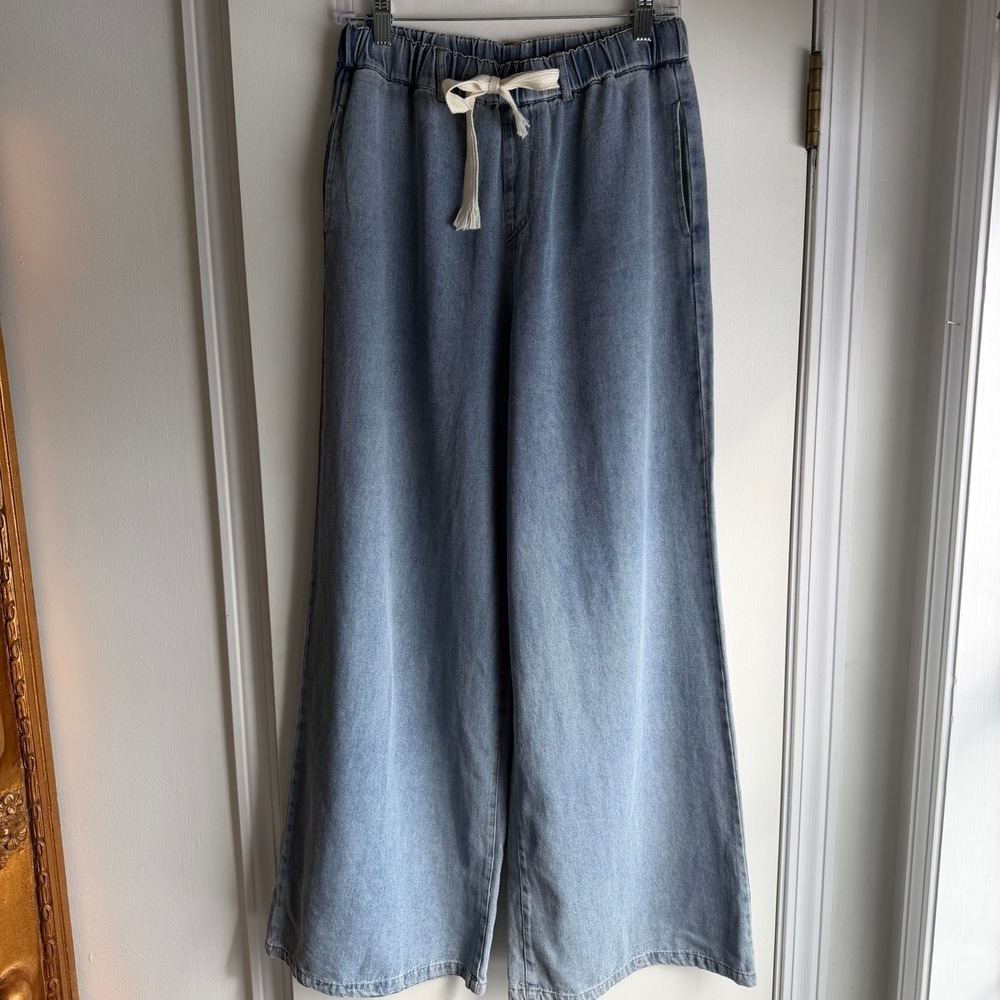 NWT 78 & Sunny Lila Elastic Waist Wide Leg Jean in Lakeshore M
